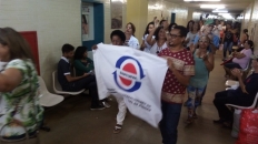 Caminhada dos técnios nas dependências do HUPAA  contra intervenção no hospital