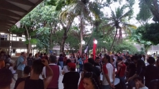 Assembleia unificada realizada no hall da reitoria da Ufal