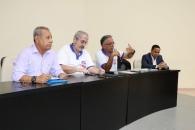 Mesa coordenando os debates durante a 2ª assembleia realizada no último dia 24 de outubro. Foto: Ascom/Sintufal