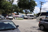 Portão principal da Ufal fechado pelo ato dos técnicos. Foto: Ascom/Sintufal