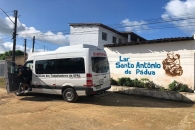 Veículo do Sintufal com as cestas básicas do Lar Santo Antônio de Pádua | Foto: Foto: Ascom/Sintufal