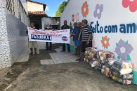 Entrega de cestas básicas no Lar Santo Antônio de Pádua | Foto: Foto: Ascom/Sintufal