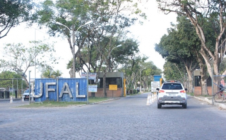 Entrada do campus A C Simões da Ufal em Maceió Entrada do campus A C Simões da Ufal em Maceió