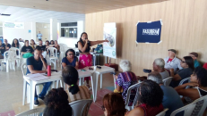 Assembleia de greve aconteceu no hall da entrada do HUPAA | Foto: Ascom/Sintufal