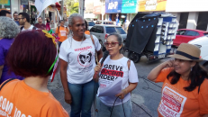 Atividade foi em frente ao antigo Produban e reuniu grande público | Foto: Ascom/Sintufal