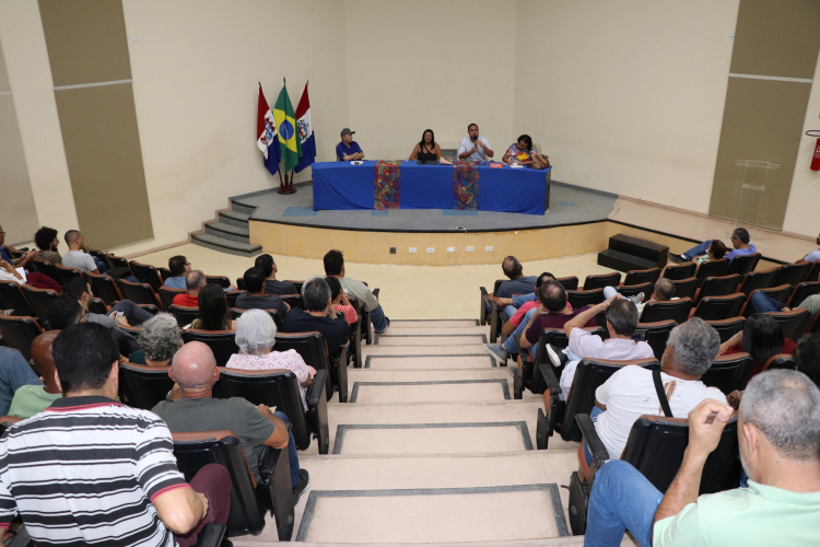 Assembleia do Sintufal no auditório da Reitoria Assembleia do Sintufal no auditório da Reitoria