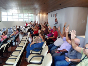 Servidores durante votação na assembleia do Sintufal | Foto: Ascom/Sintufal