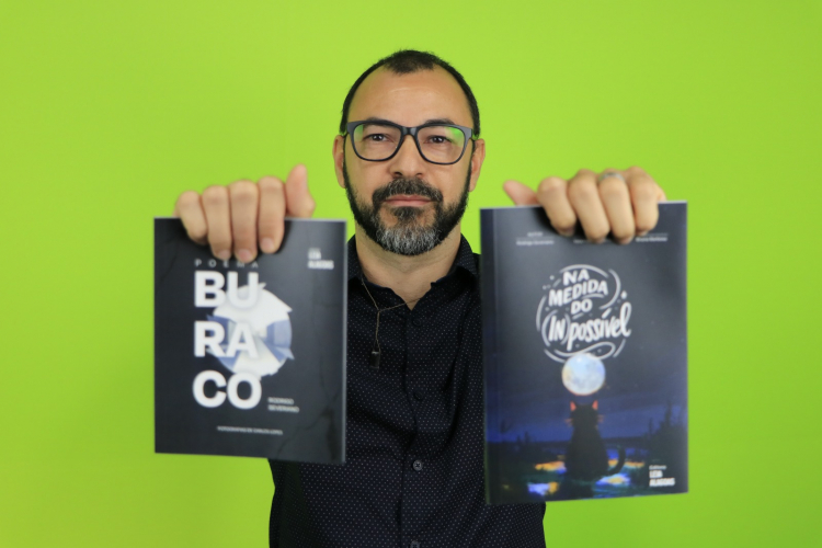 Escritor e assistente em administração da Ufal, Rodrigo Severiano