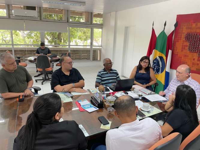Reunião com reitor, Josealdo Tonholo, aconteceu na tarde de quinta-feira (26/02)