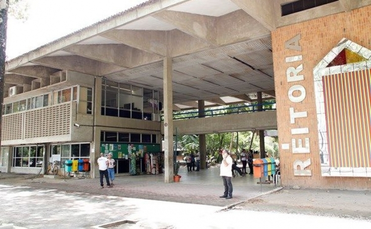 Prédio da Reitoria da Ufal no Campus A.C. Simões