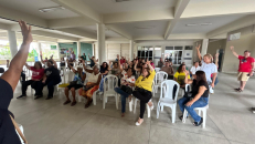 Assembleia de greve dos técnicos da Ufal aconteceu no hall do CIC | Foto: Ascom/Sintufal