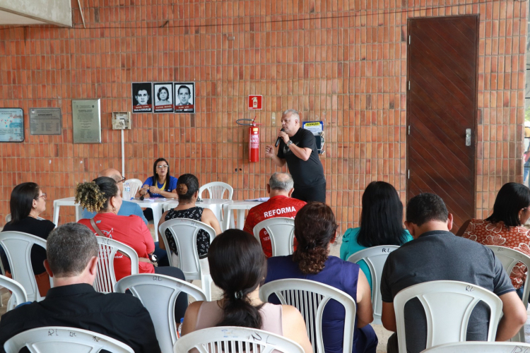Assembleia de greve da categoria debateu os rumos do movimento paredista