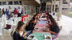 Participantes durante almoço, após assembleia | Foto: Ascom/Sintufal