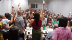 Prorrogação de mandato por um ano é aprovada por ampla maioria em assembleia